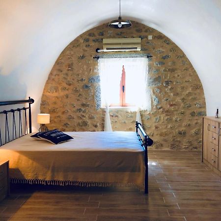 ÁlikaKamares Stone House 1公寓 外观 照片