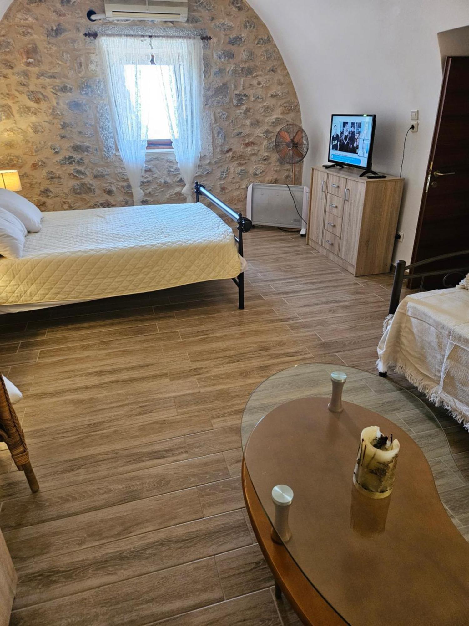 ÁlikaKamares Stone House 1公寓 外观 照片